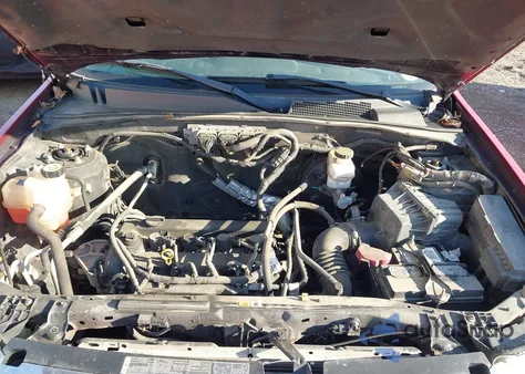 2011 Ford Escape Xlt from USA, damaged, VIN 1FMCU0D72BKB83381